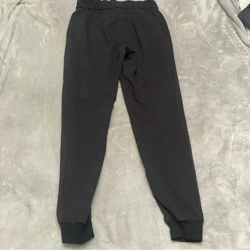lululemon athletica pieces carry stretch
